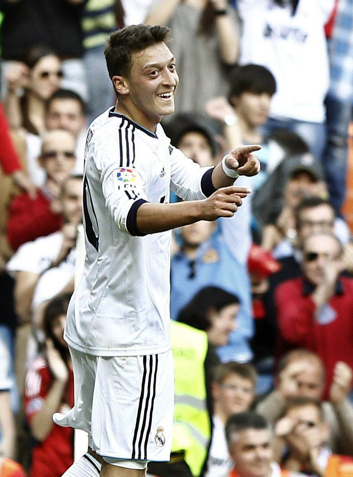 Real Madrid, Mesut\'la Güldü