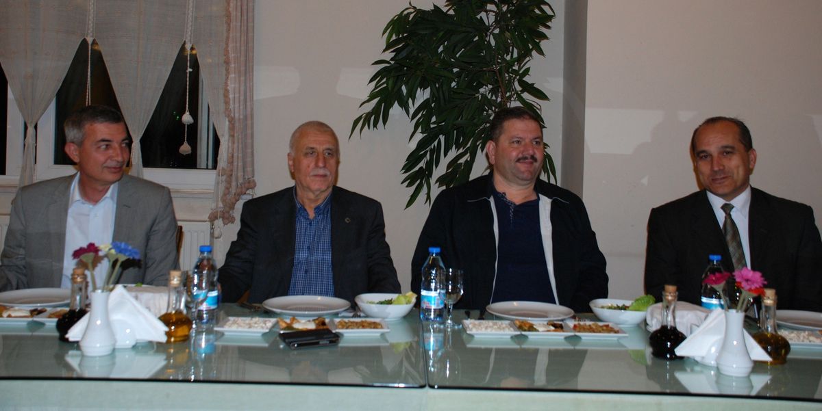 Şampiyonlara Moral Yemeği
