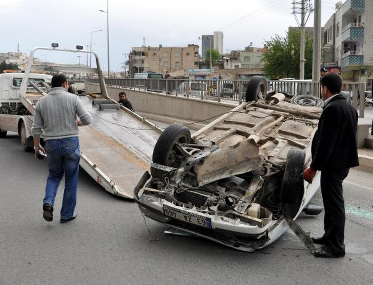 Şanlıurfa\'da Otomobil Takla Attı: 1 Yaralı
