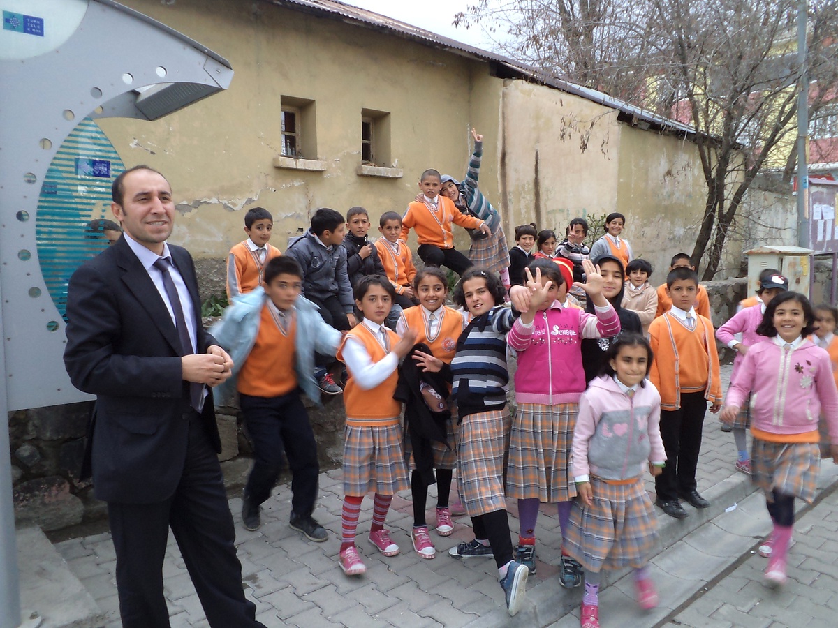 Vartolu Öğrencilerden Eski Öğretmenlerine Mektuplu Davet