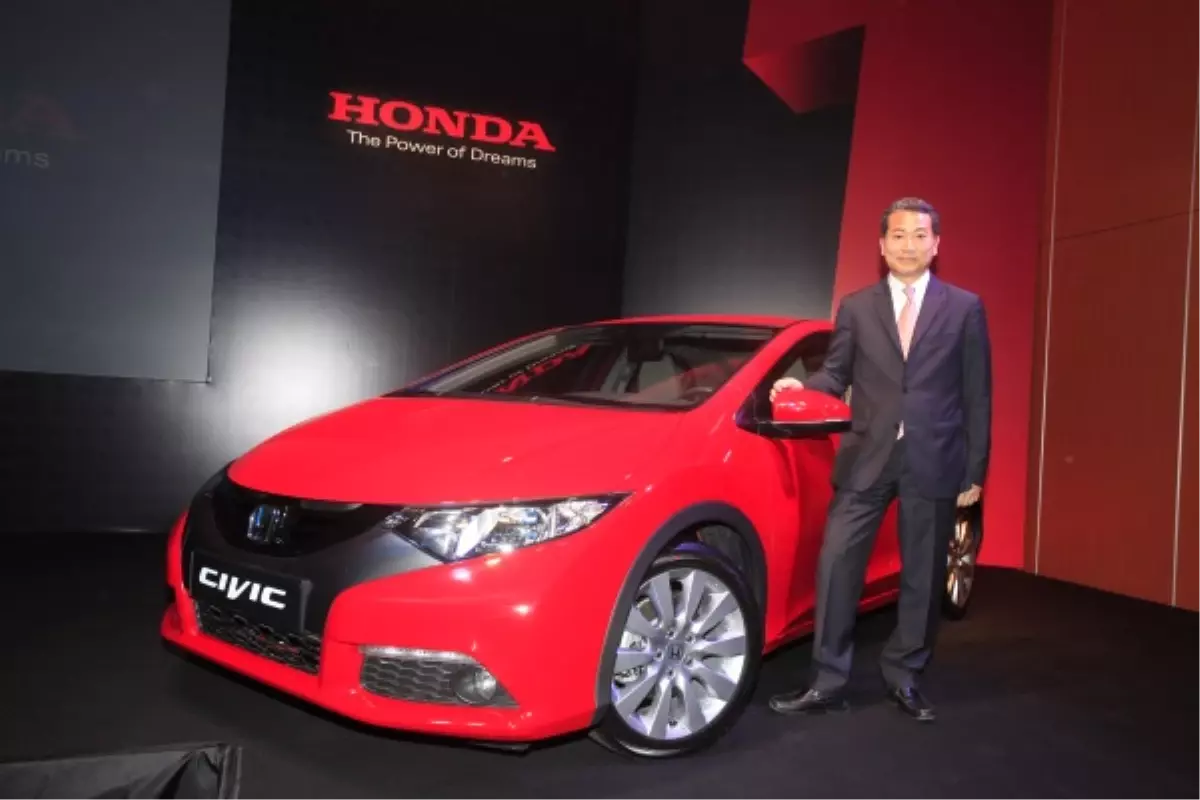 Yeni Civic HB ile İlklerin Keyfini Sürün