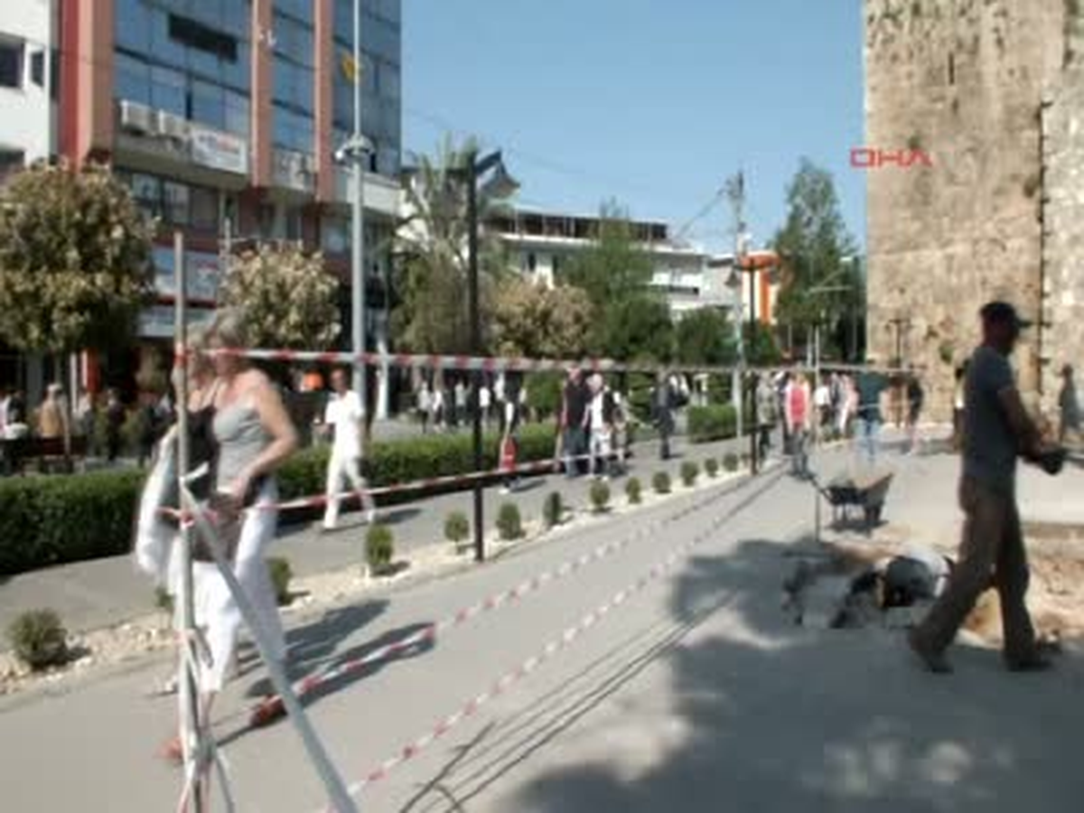 Antalya Galeriden Kemik, Kitabe Sur ve Suyolu Çıktı Galeriden Kemik, Kitabe Sur ve Suyolu Çıktı