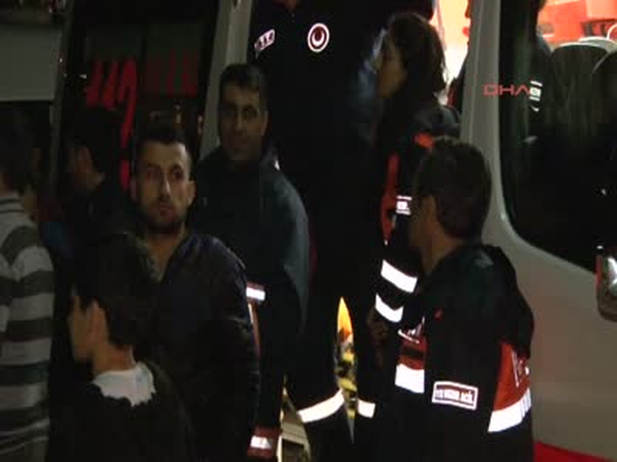 Küçükçekmece\'de Yangın Faciası: 6 Ölü 20 Yaşındaki Anne ve 7 Aylık Bebeği de Öldü