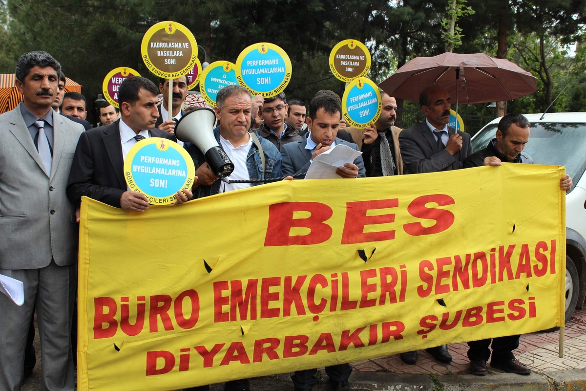 Bes\'ten Zabıta ve Yazı İşleri Müdürlüğü İçin Çıkartılan Genelgeye Tepki