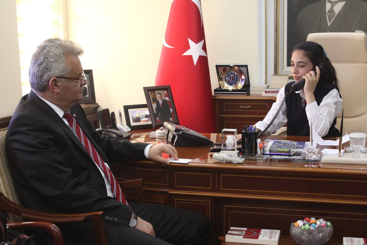Çankırı\'da Minik Vali Talimat Yağdırdı