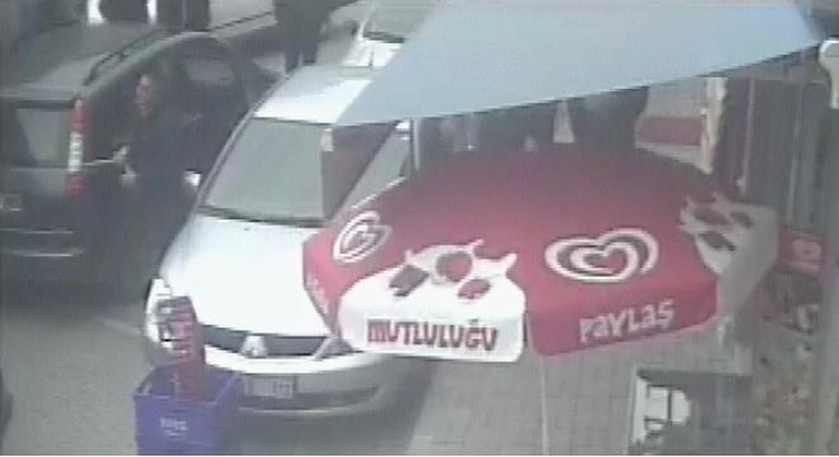 Doçentin Öfkesi Güvenlik Kamerasına Yansıdı