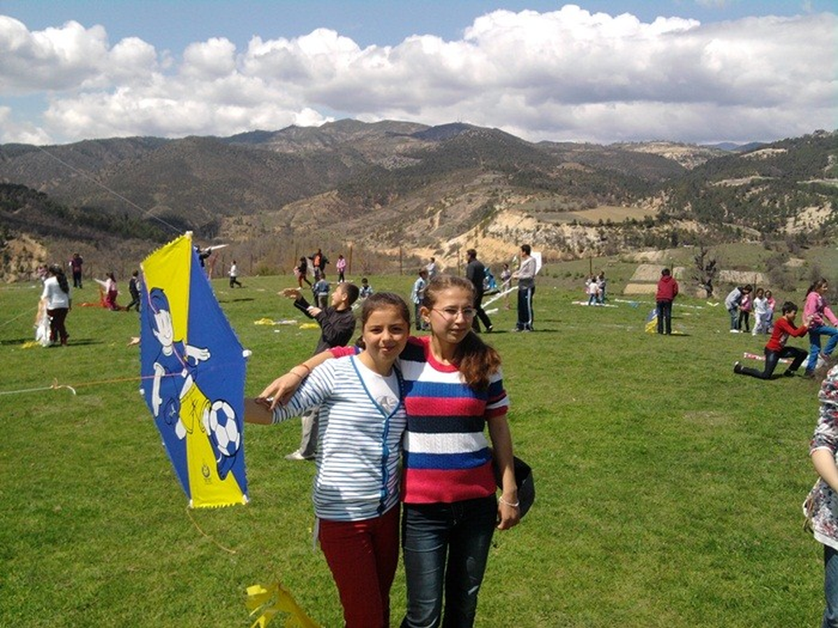Hasanlar Ortaokulu\'ndan Uçurtma Şenliği