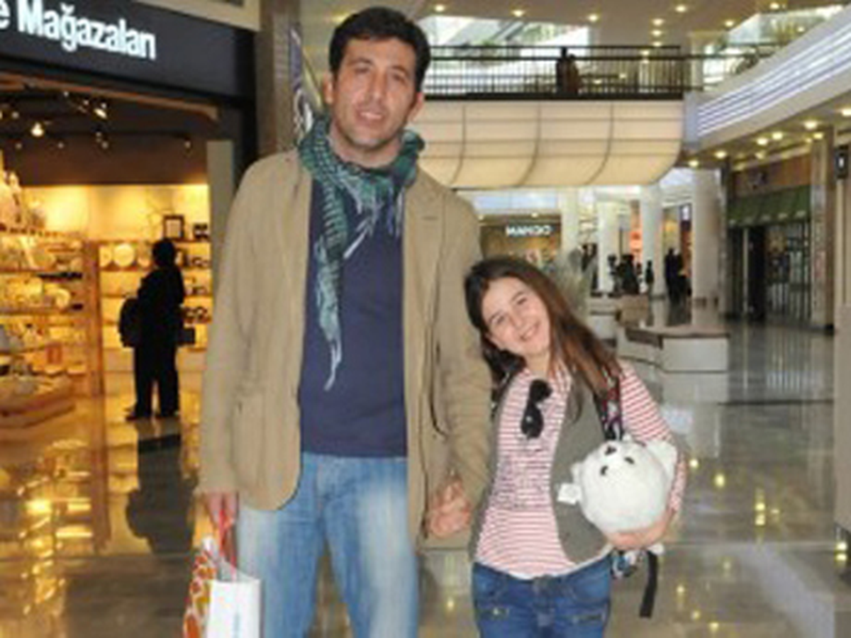 Kızıyla Mağaza Gezdi