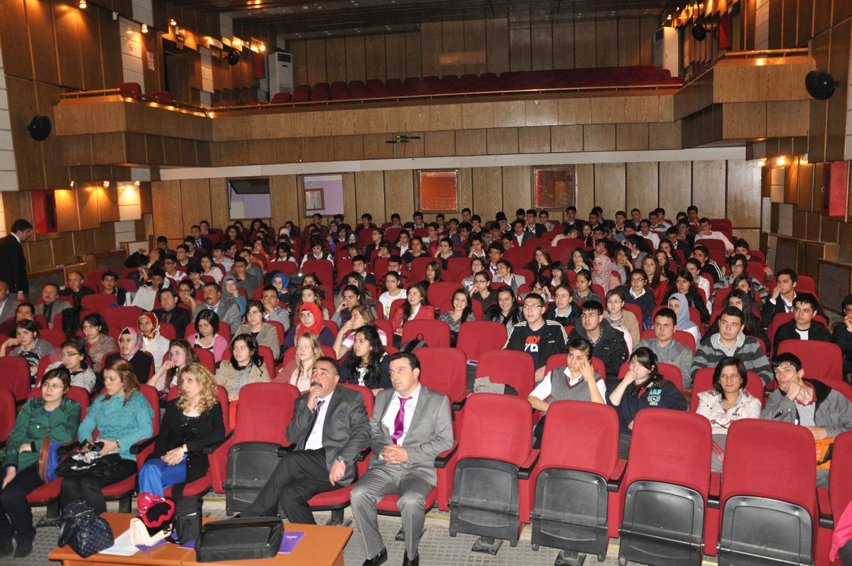 Lise Öğrencilerine Hacettepe Üniversitesi Tanıtıldı