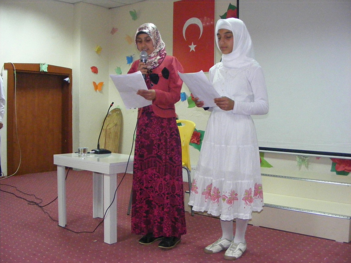 Okuma Salonu Öğrencilerinden Kutlu Doğum Etkinliği