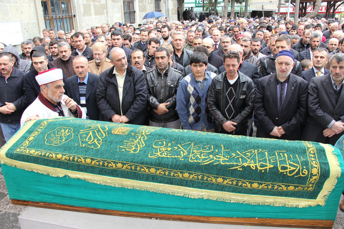 Oteldeki Saldırıda Ölen Şahıs Toprağa Verildi