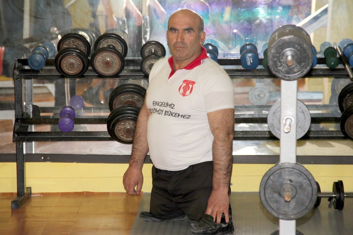 (Özel Haber) "Demir Bilek Şaban"In Bileği Bükülmüyor