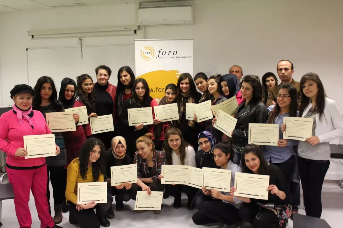 Şahinbey Kız Teknik Lisesi Mezunları Avrupa\'da Staj Yaptı