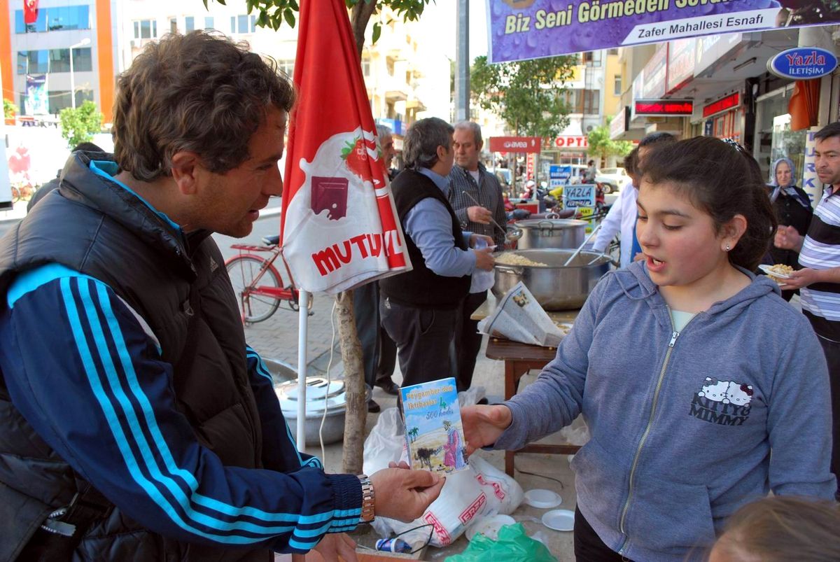 Salihli Esnafından 2 Bin Kişilik Hayır İkramı