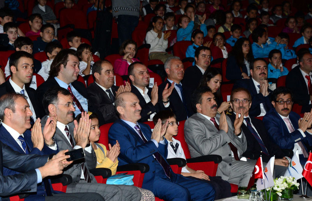 Tiyatroda Çevreci Çocuk Şenliği