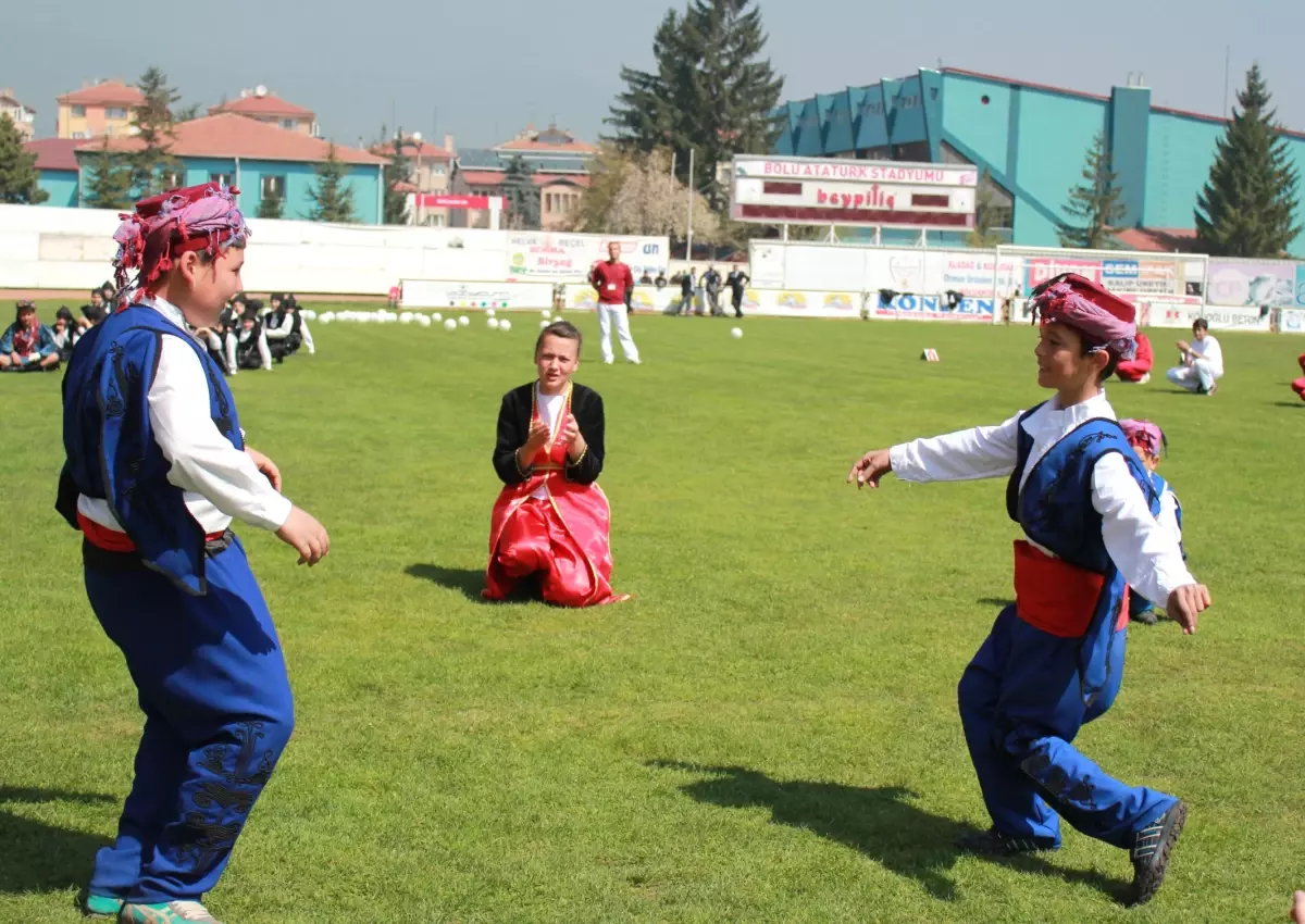 Bolu\'da 23 Nisan Törenlerle Kutlandı