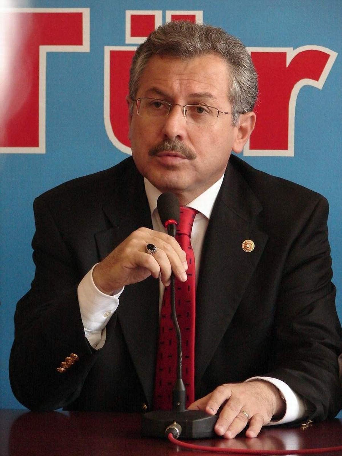 AK Parti Denizli Milletvekili Yüksel, İngiltere\'ye Gitti