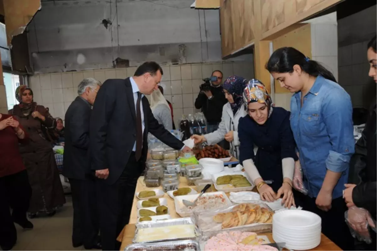 Başkan Savaş, Kermesin Açılışını Yaptı