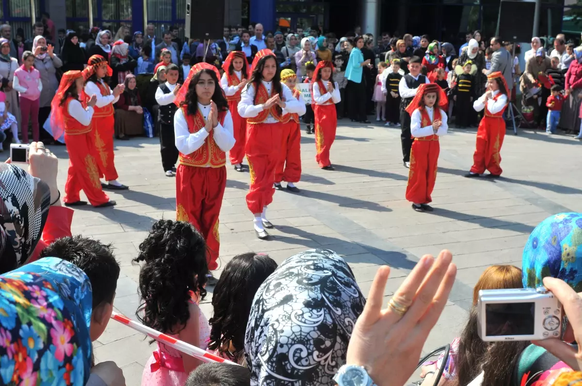 Bayramlarını Kutluyorlar