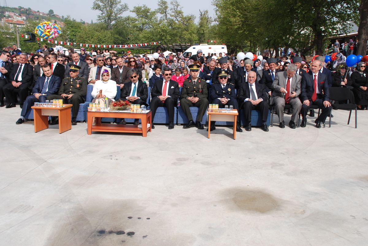 Çanakkale\'de 23 Nisan Coşkusu