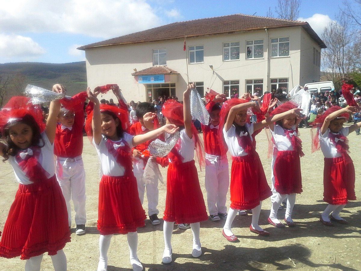 Çiftlikköylü Miniklerin 23 Nisan Coşkusu