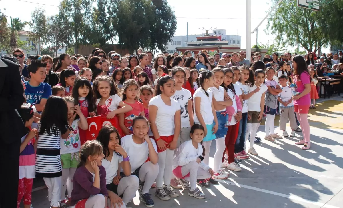 Didim\'de 23 Nisan Coşkusu Renkli Görüntülere Sahne Oldu