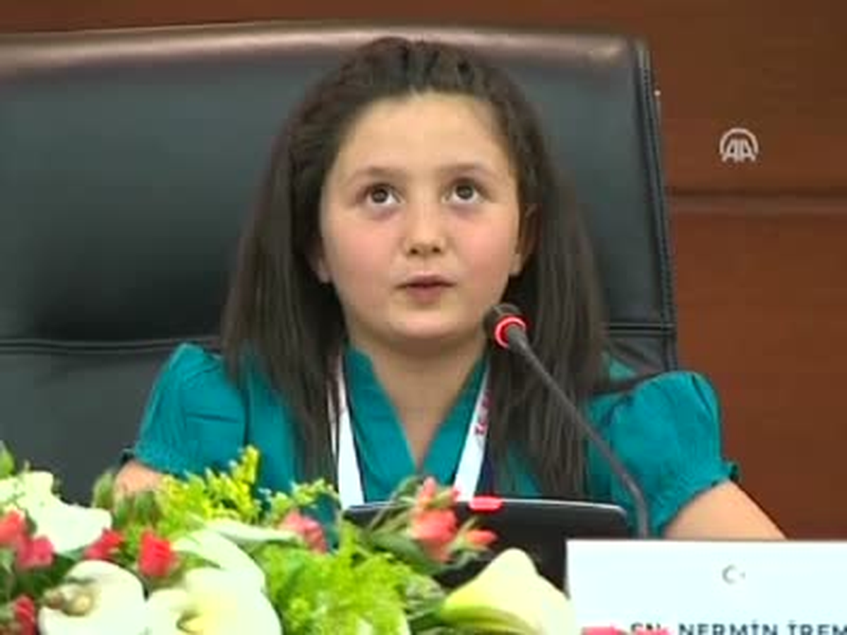Gözyaşlarına Boğuldu