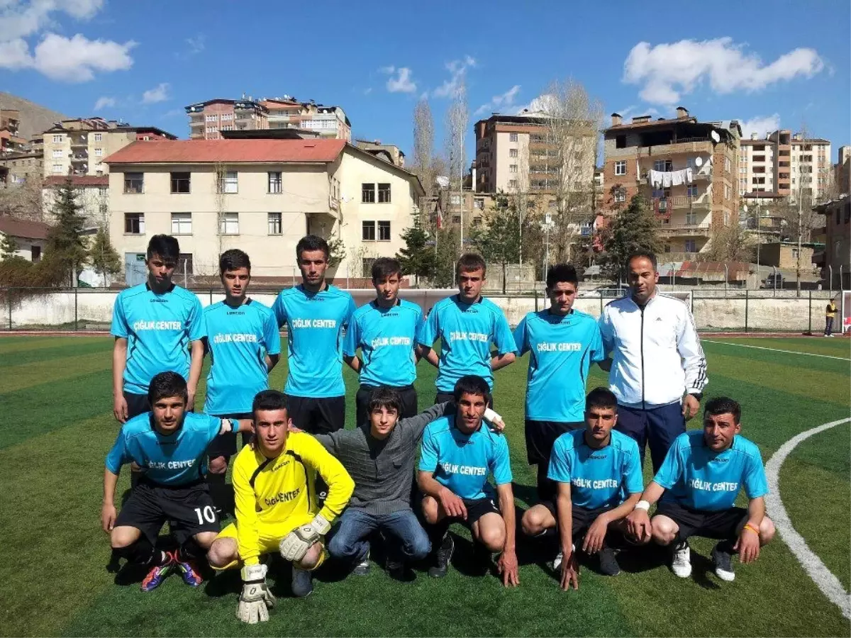 Hakkari\'de Amatör Futbol Müsabakaları