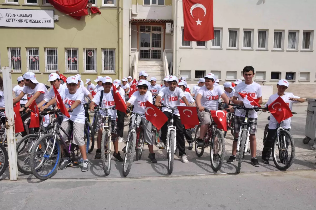 Kuşadası\'nda Çocuk Bayramı Etkinlikleri