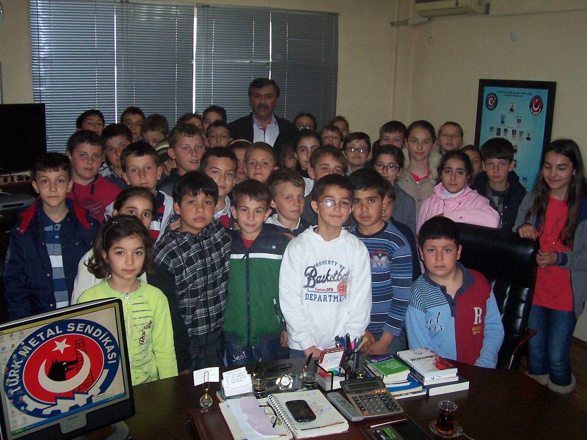 Öğrencilerden Başkana Teşekkür Ziyareti