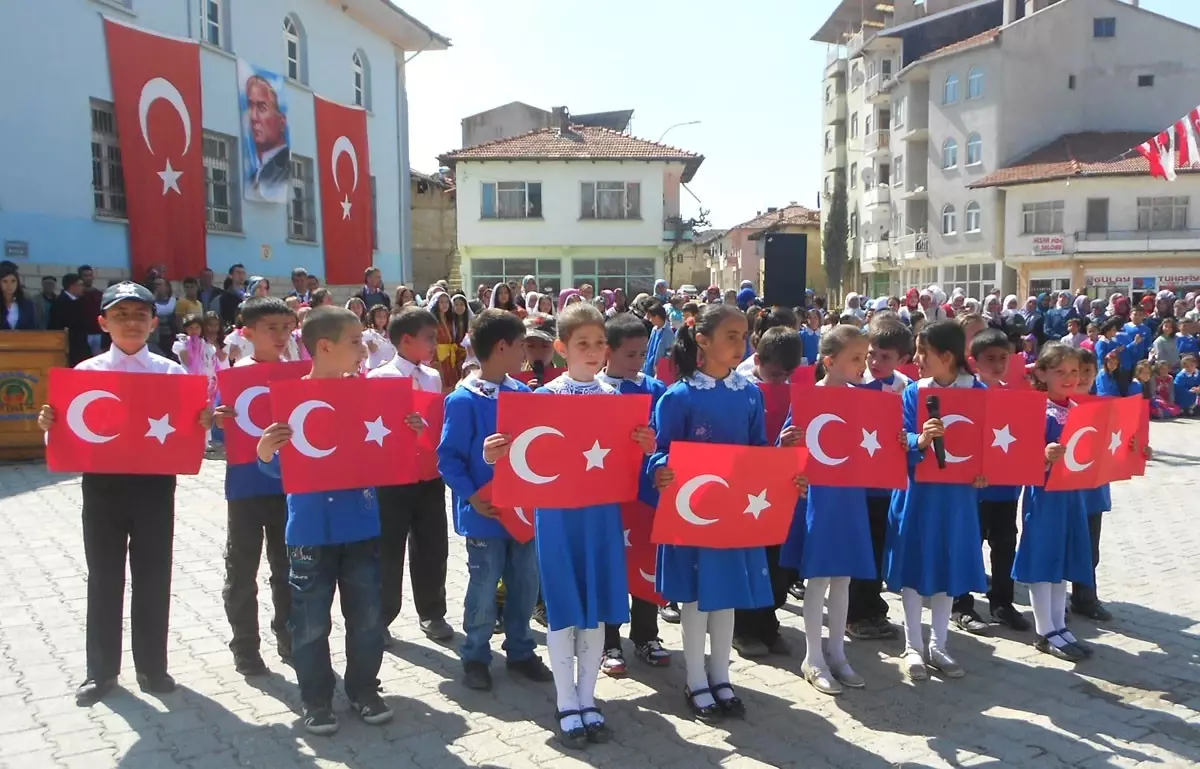 Pazarlar\'da 23 Nisan Etkinlikleri