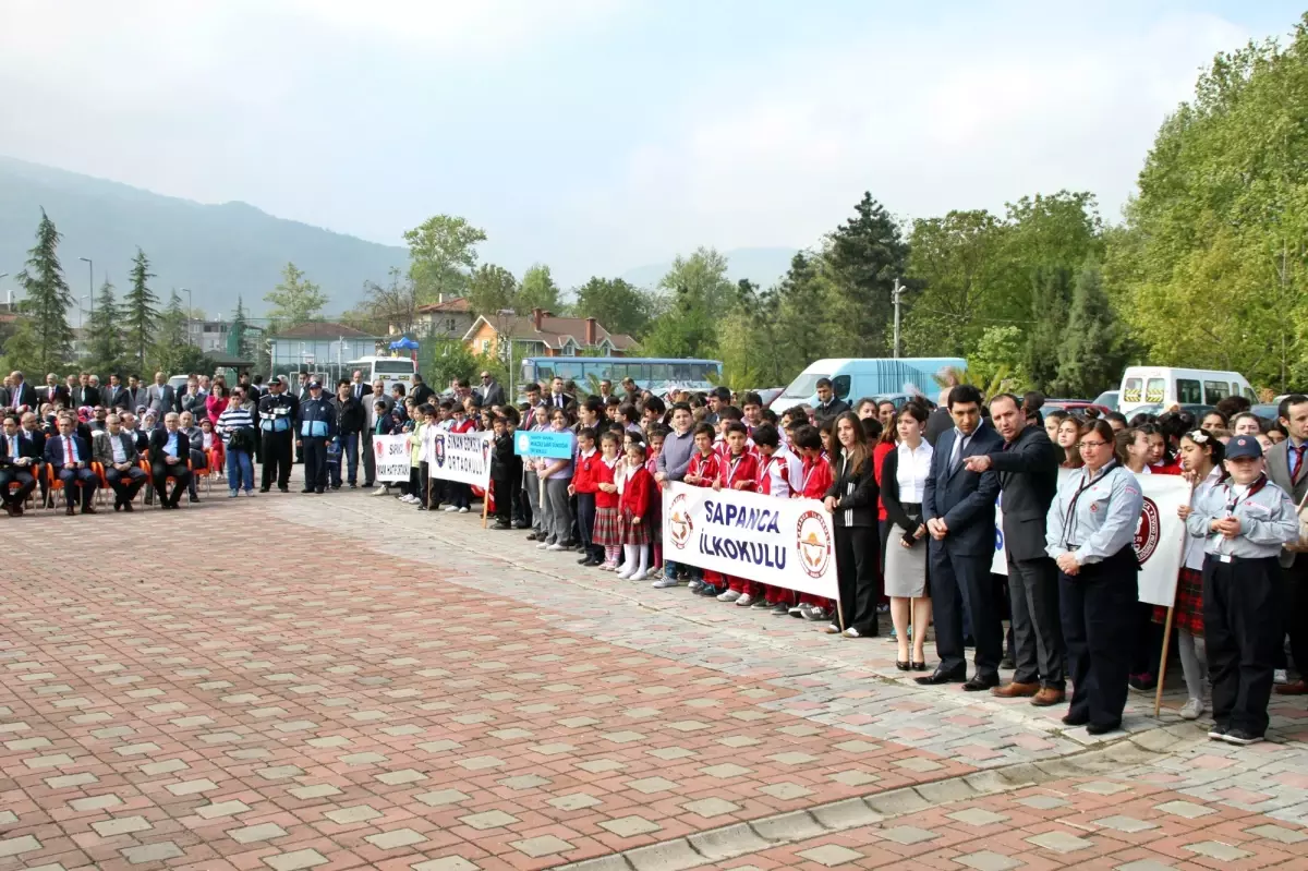 Sapanca\'da 23 Nisan Coşkusu