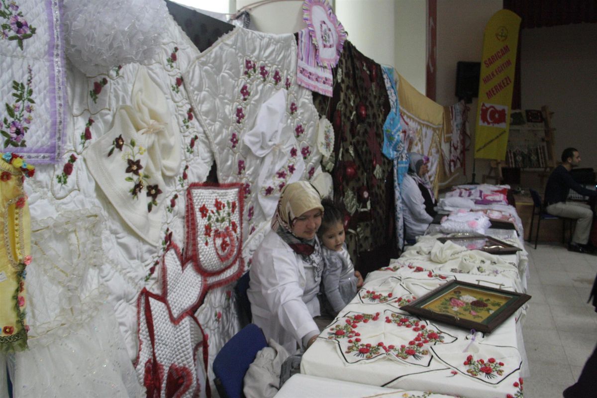 Sarıçam Halk Eğitim\'den Görkemli Kutlama