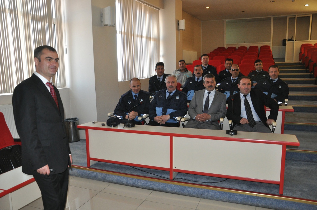 Soma Belediyesi Zabıtalarına \'Büyükşehir\' Dersi