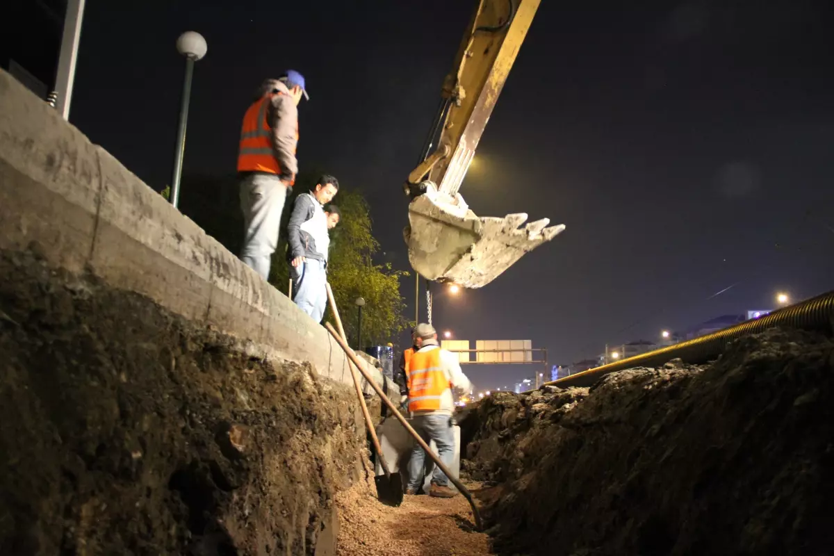 Trafik Çilesinin Bitirilmesi İçin Gece Gündüz Çalışıyorlar