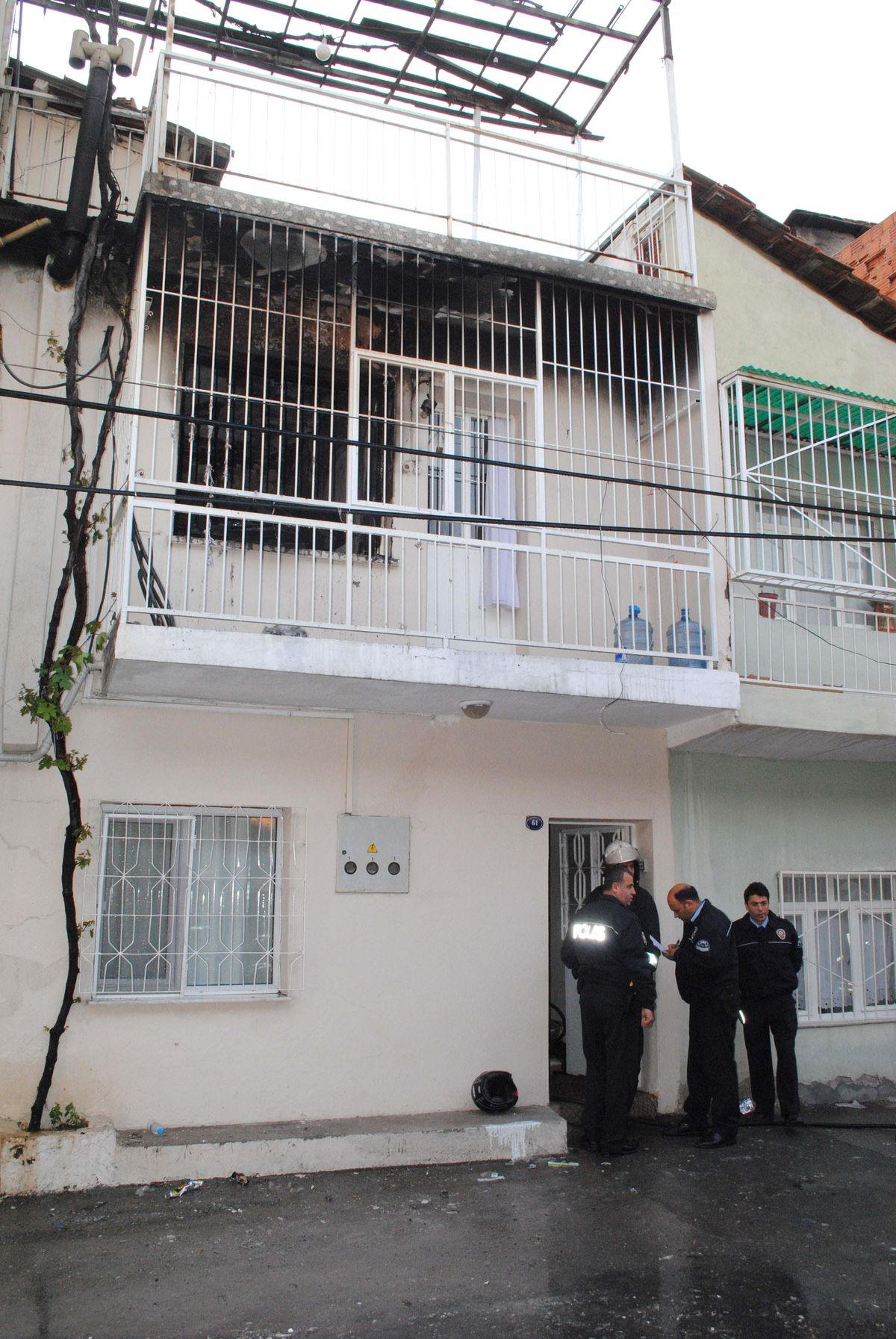 Tüplü Televizyon Patladı: 1 Yaralı
