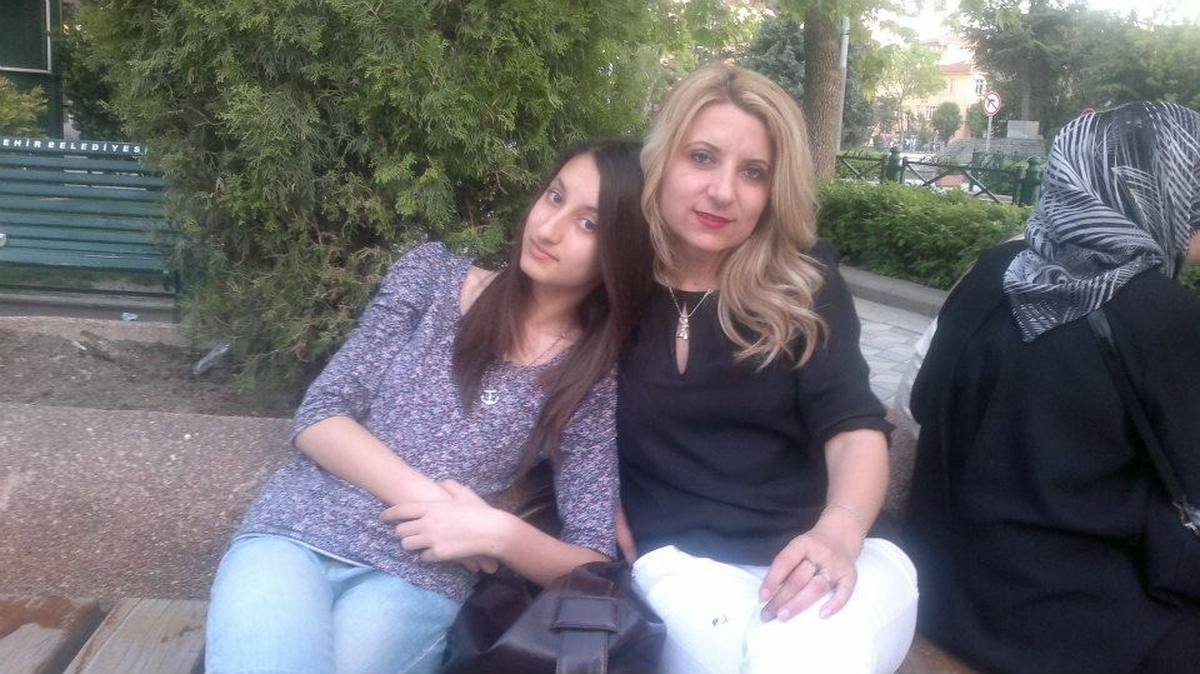 "Annesine Kızdı, Kendini 4\'üncü Kattan Attı"