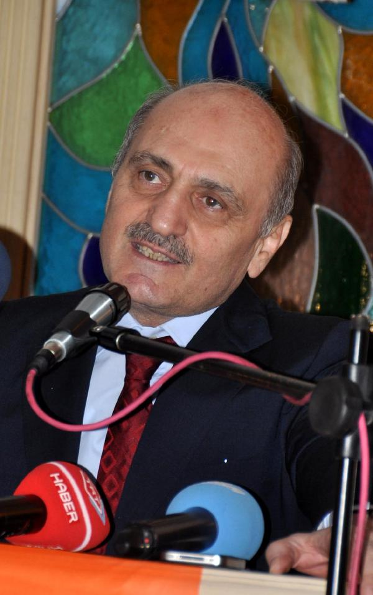 Bakan Bayraktar, Şehit Polisin Evini Ziyaret Etti