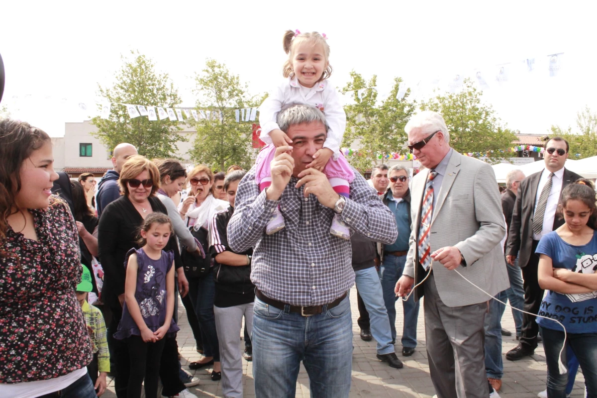 Başkan Ülgür, 23 Nisanı Çocuklarla Kutladı