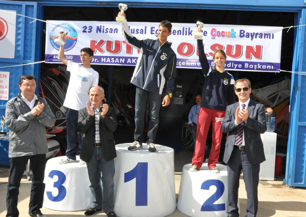 Büyükçekmece\'de Sörfçüler Olimpiyat İçin Yarıştı