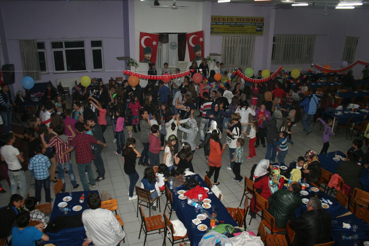 Çaydeğirmeni Dünya Çoçuklarıyla Vedalaştı