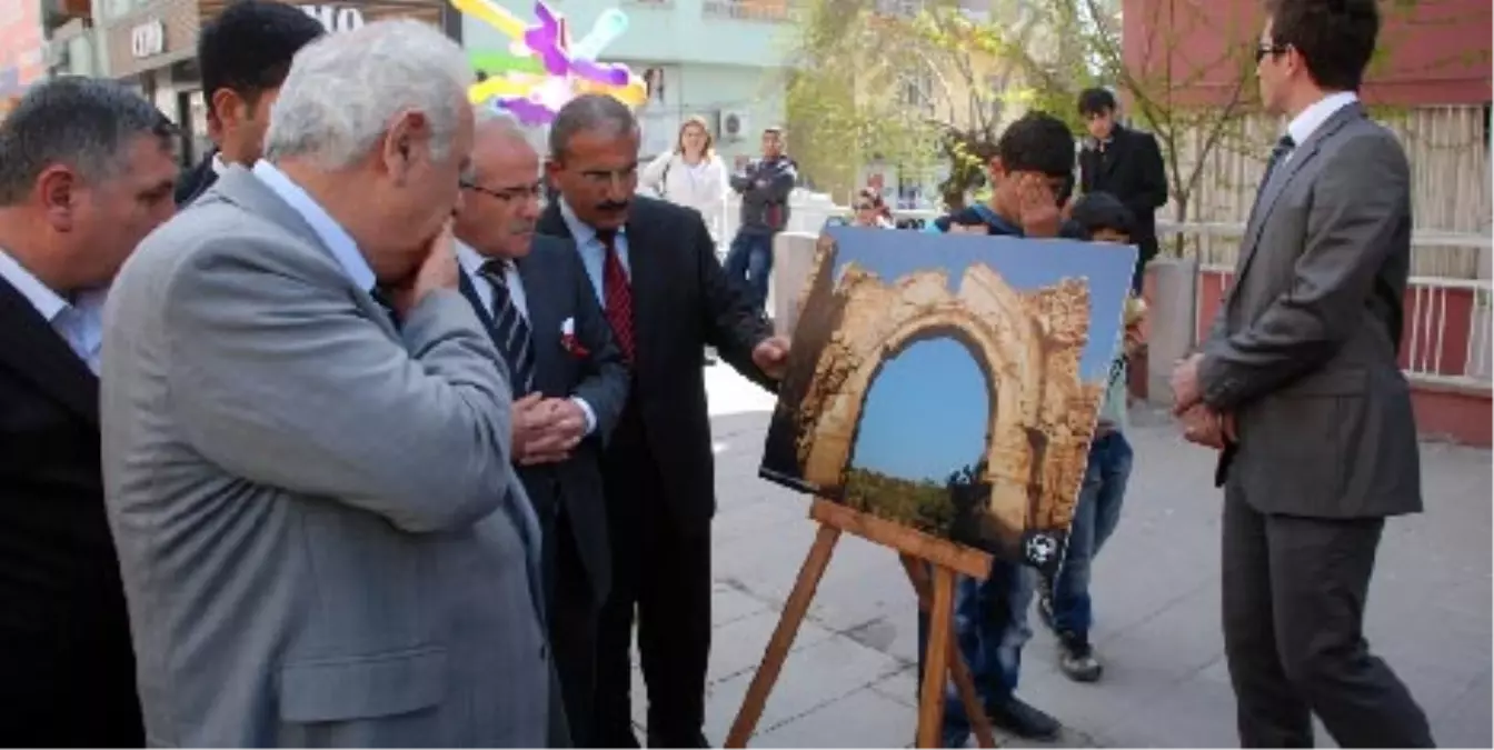 Fotoğraf Sanatçısı Emin Sadık Sergi Açtı