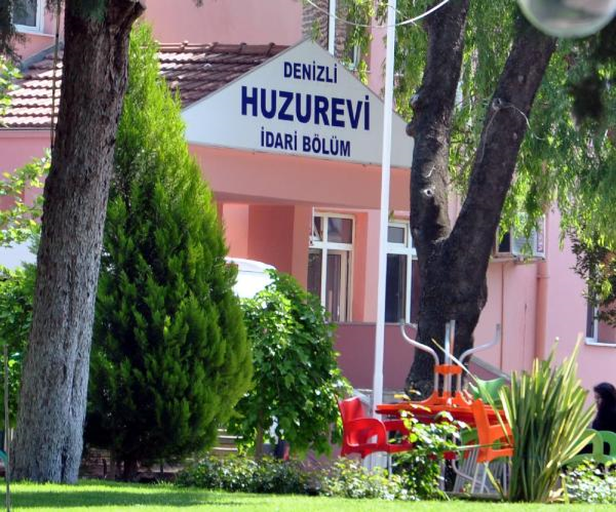 Huzurevinde İntihar Etti