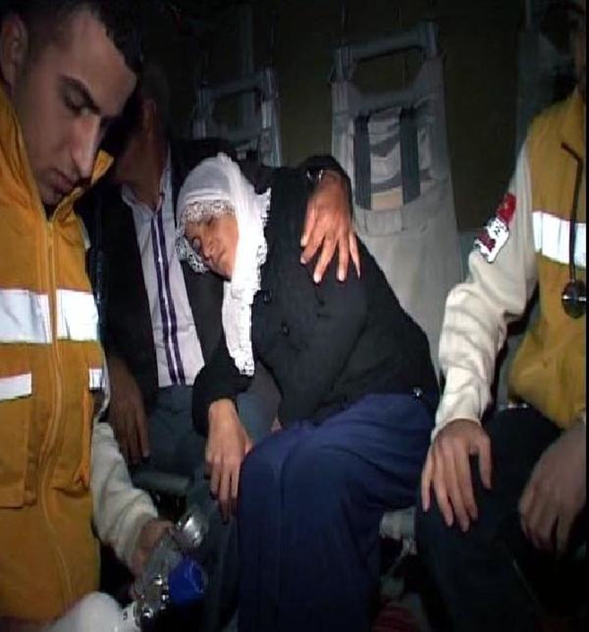 Hastas Kadın Askeri Helikopterle Hastaneye Yetiştirildi
