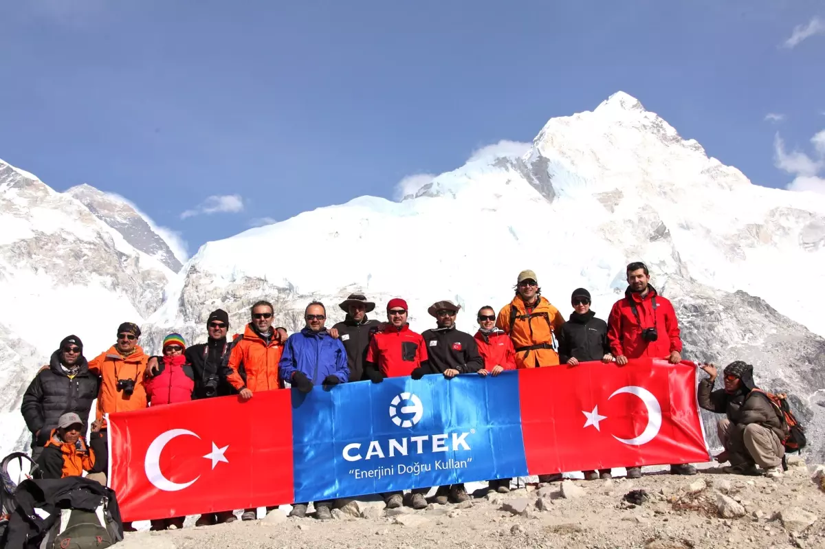 Kar Dünyası'nda Everest Fotoğrafları Sergisi