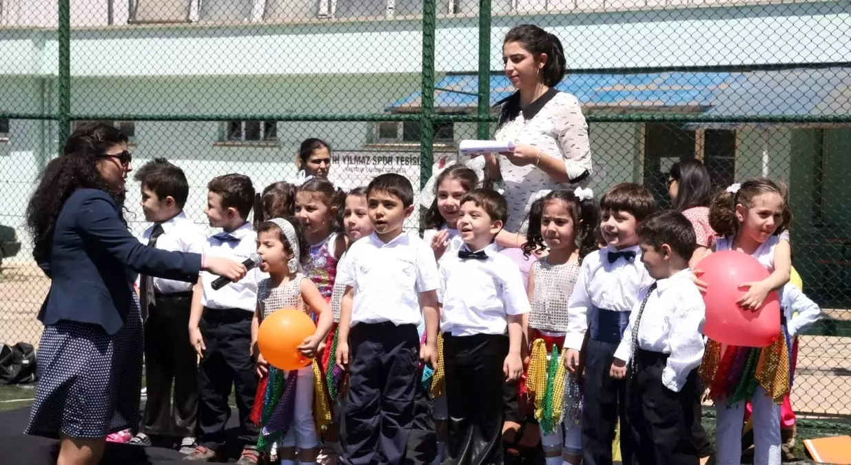 Kreş ve Anaokulu Öğrencileri Tarafından "Çocuk Şenliği" Düzenlendi