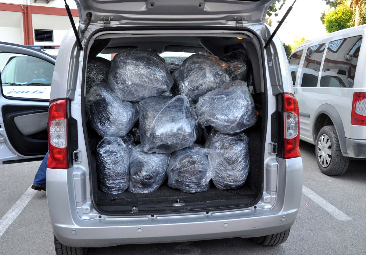 Mersin\'de 131 Kilo Esrar Ele Geçirildi