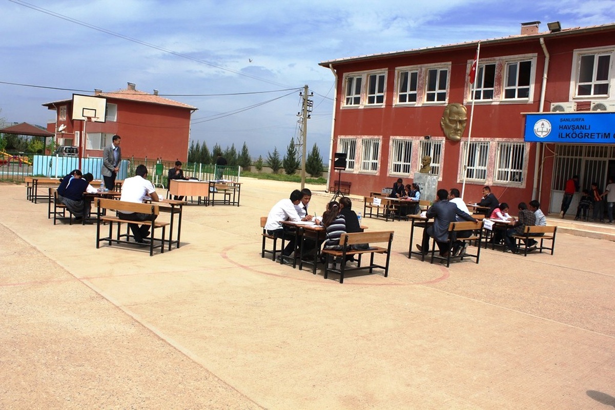 Ortaokullar Arası Bilgi Yarışması Düzenledi