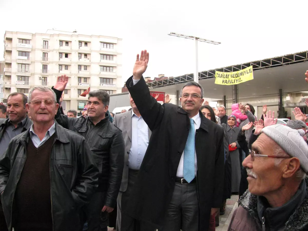 Umre Yolcularını Başkan Köşker Uğurladı