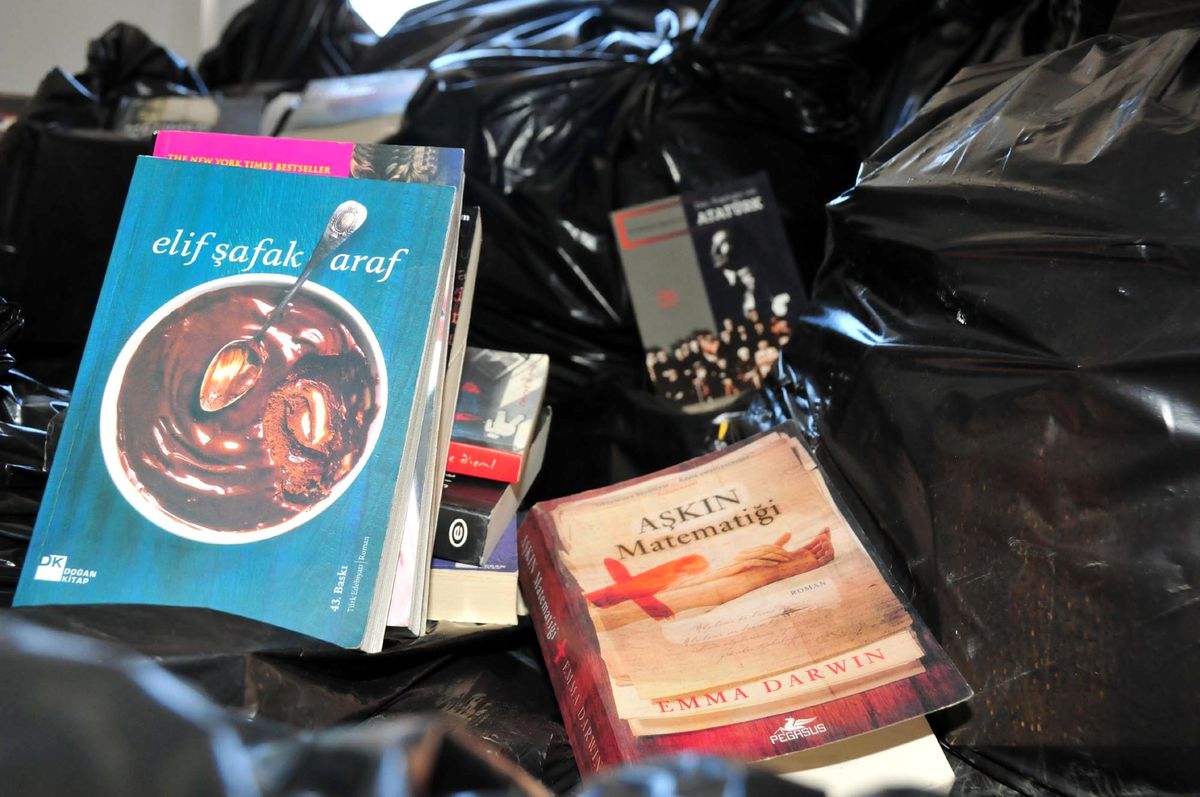 Van\'da 3 Bin 202 Adet Korsan Kitap Ele Geçirildi